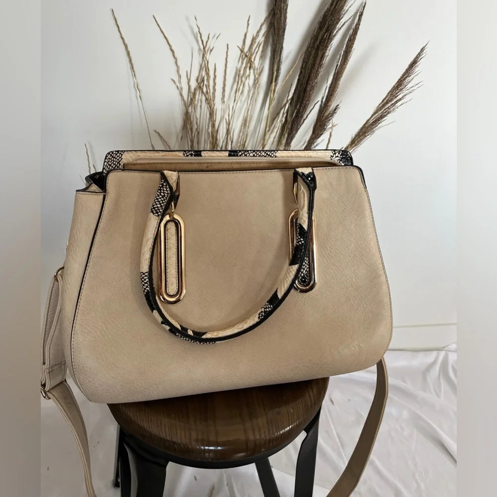 FREE with any purchase - Aldo Beige tan handbag with handles - Picture 2 of 6